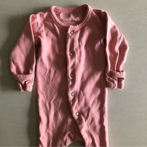 L’oved baby organic cotton snap onesie in true pink!